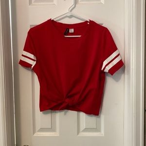 H&M crop top with knot in front size M